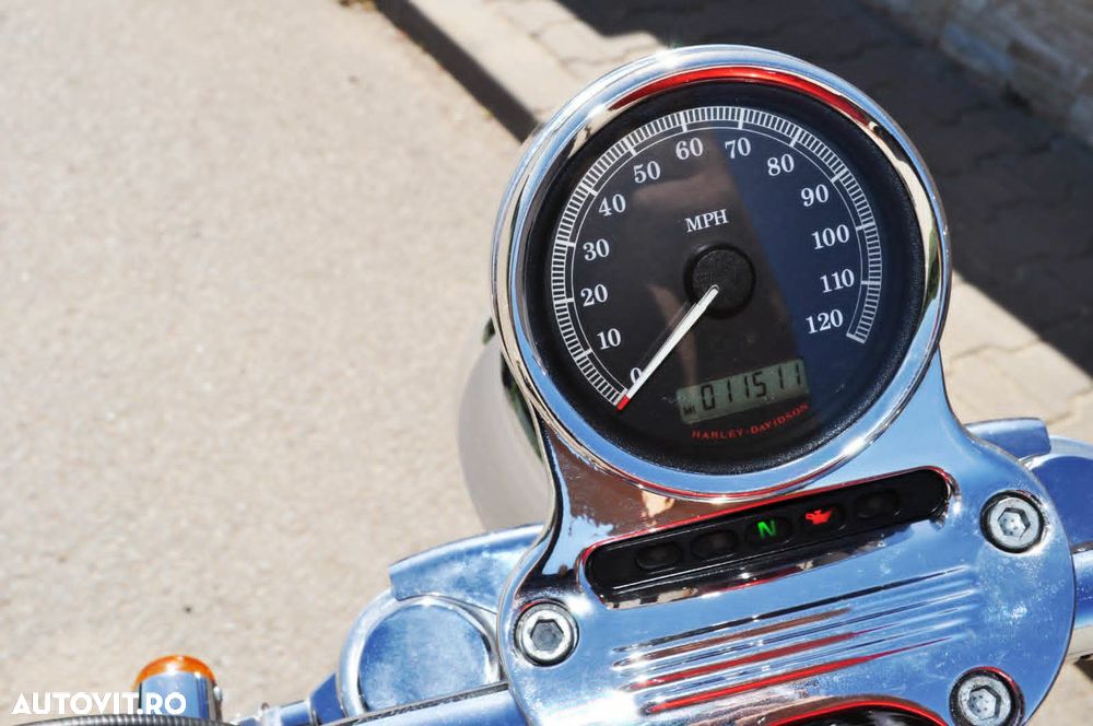 Harley-Davidson XL 1200V Seventy Two - 3