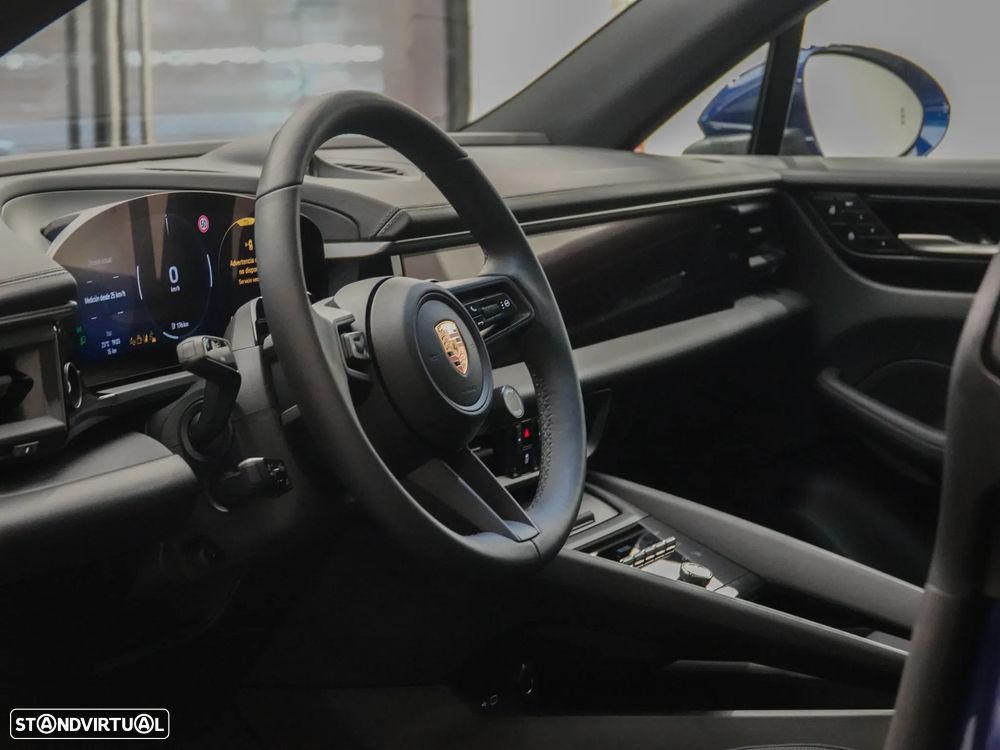 Porsche Macan Electric 4S - 27