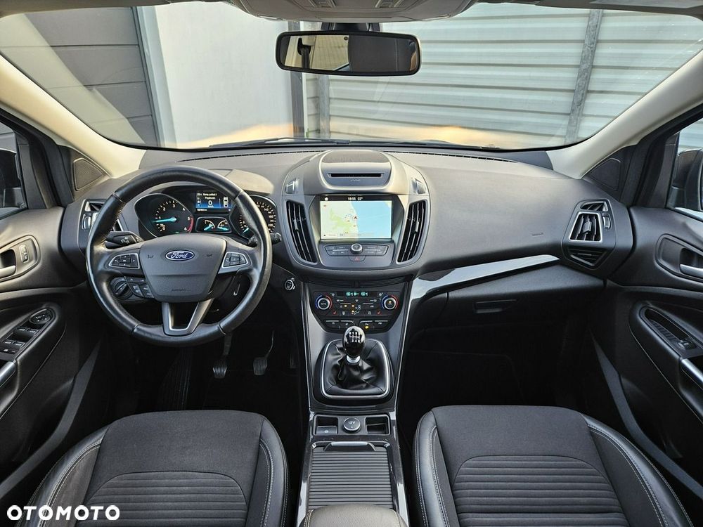 Ford Kuga 2.0 TDCi FWD Titanium - 29