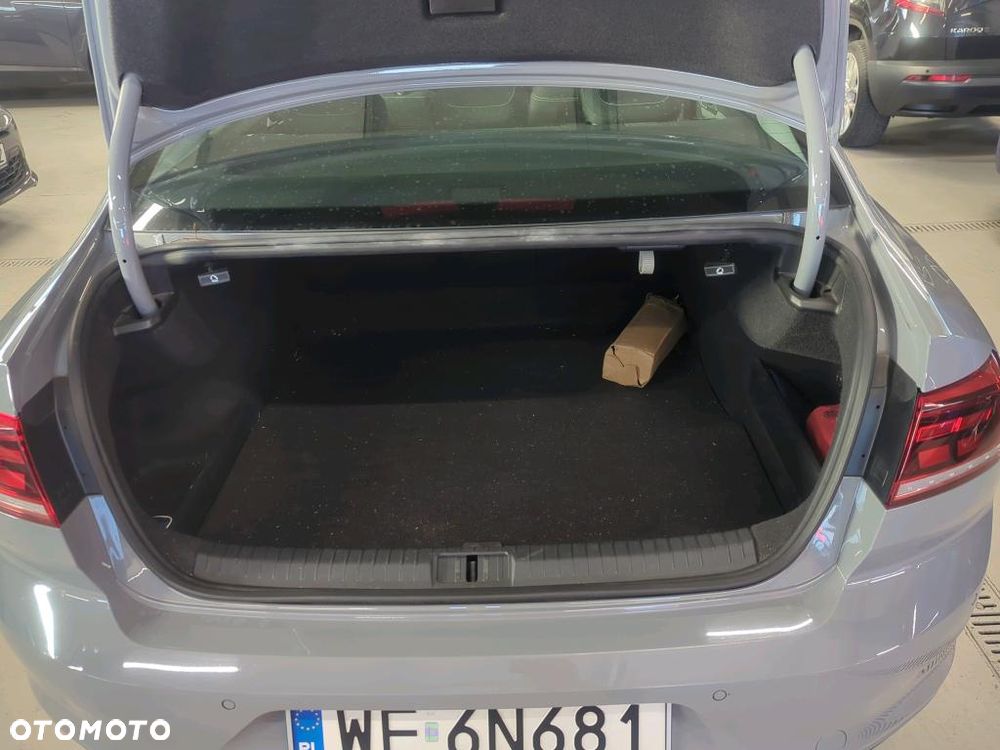 Volkswagen Passat 2.0 TDI EVO Business - 21