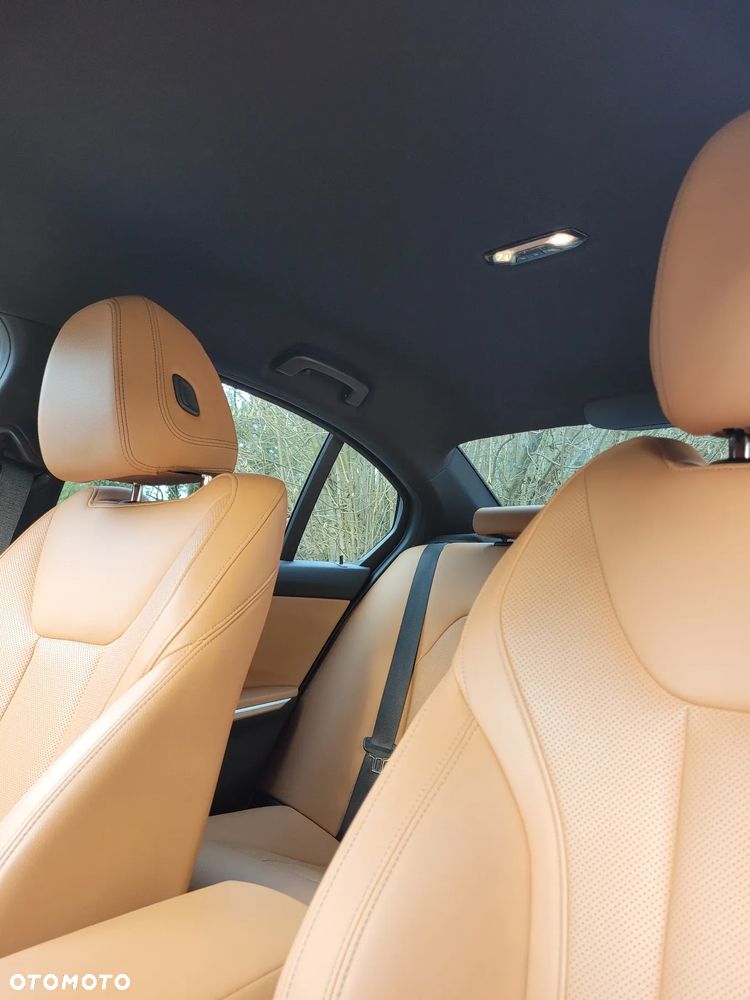 BMW Seria 3 330i xDrive M Sport sport - 17
