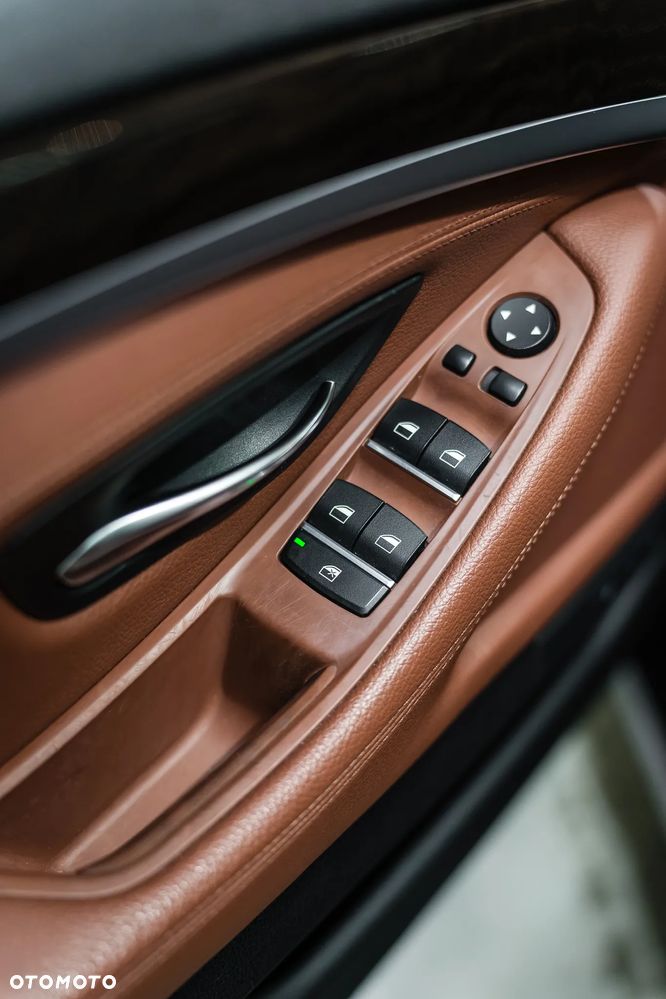 BMW Seria 5 535d xDrive Luxury Line - 14