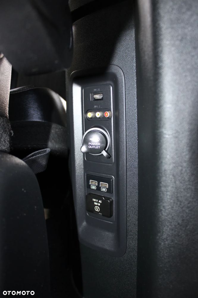 Chrysler Town & Country 3.6 Limited - 35