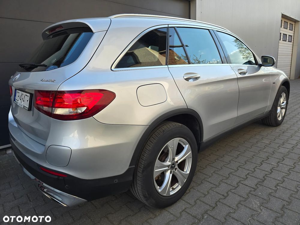 Mercedes-Benz GLC 300 e 4-Matic - 3