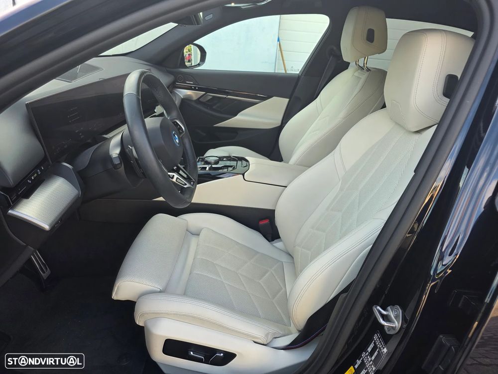 BMW 530 e Pack Desportivo M Pro - 14