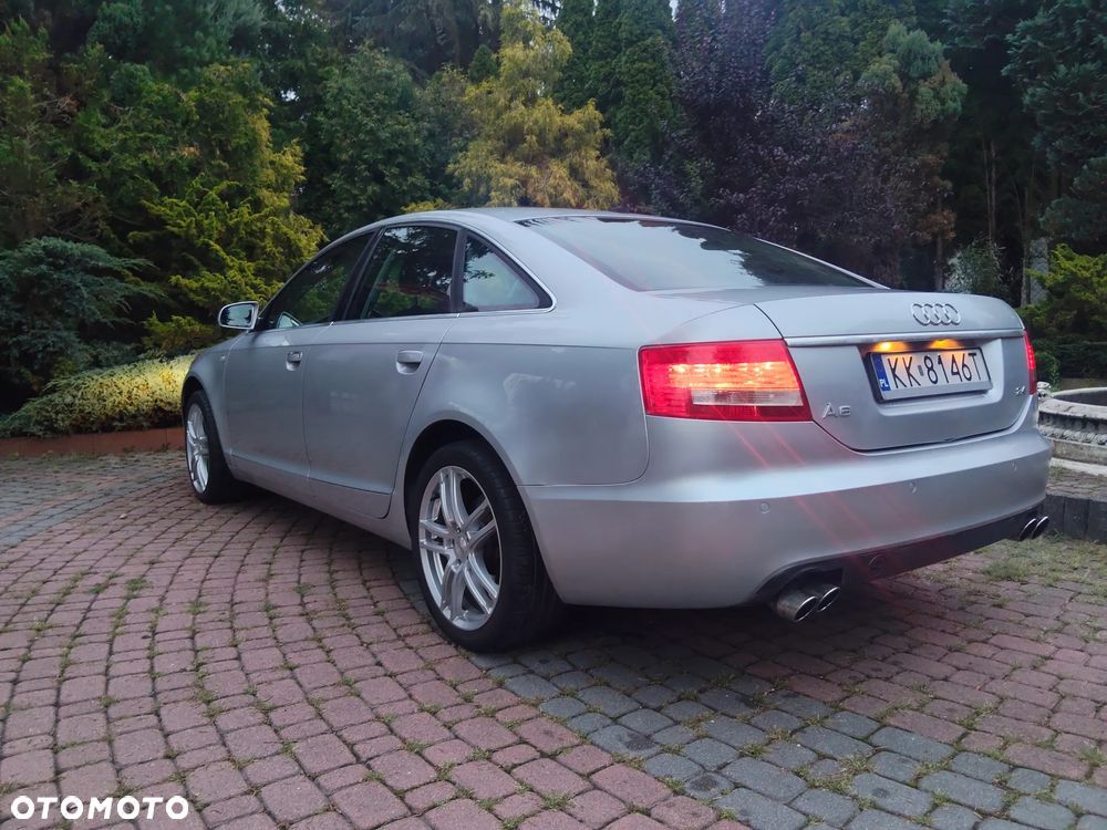 Audi A6 Limousine 2.4 - 8