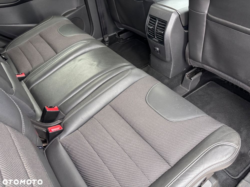 Ford Kuga 2.0 TDCi 2x4 Titanium - 31