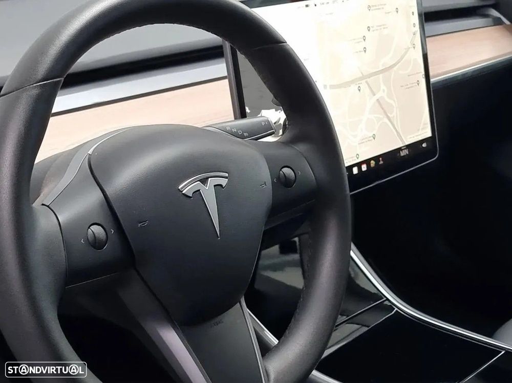 Tesla Model 3 - 6
