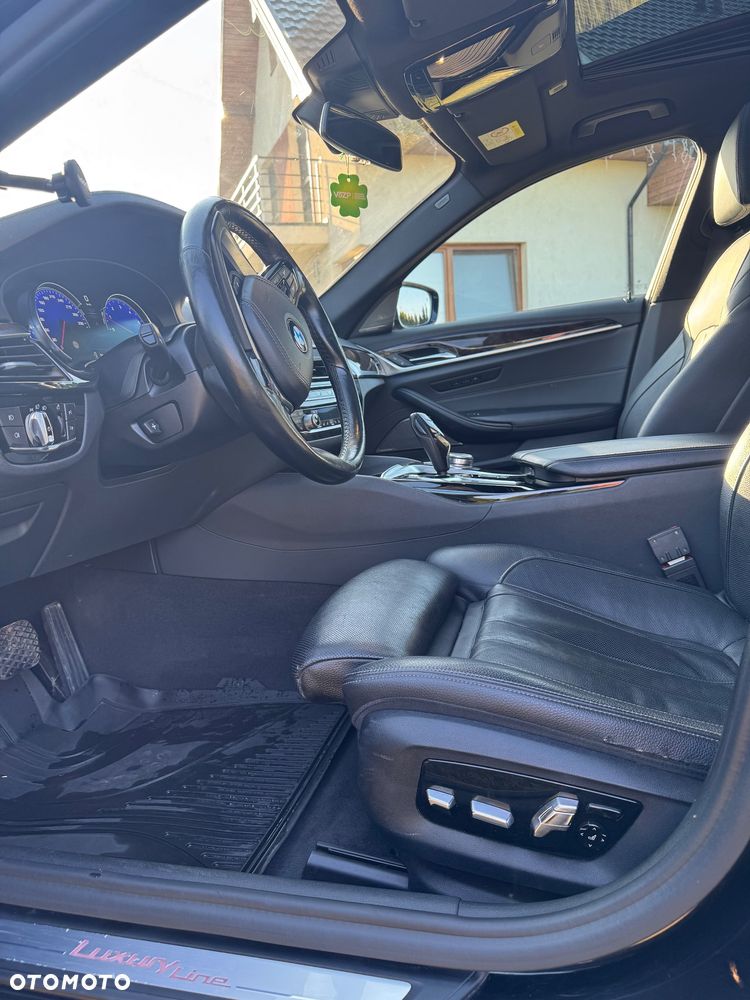 BMW Seria 5 530i xDrive Luxury Line sport - 14