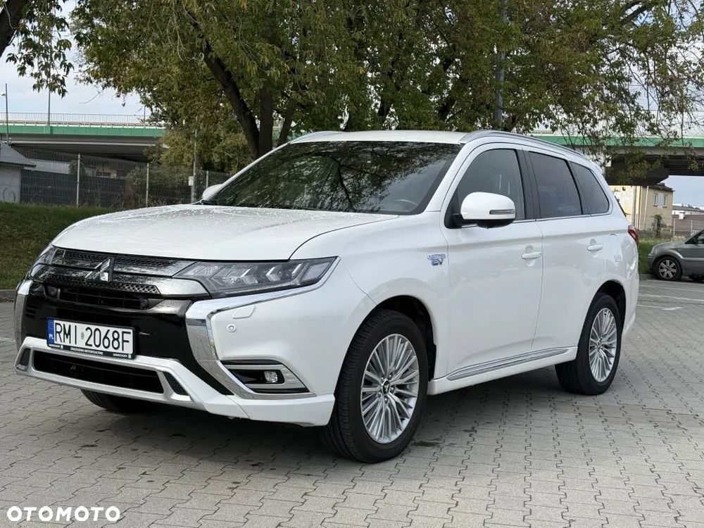 Mitsubishi Outlander - 1
