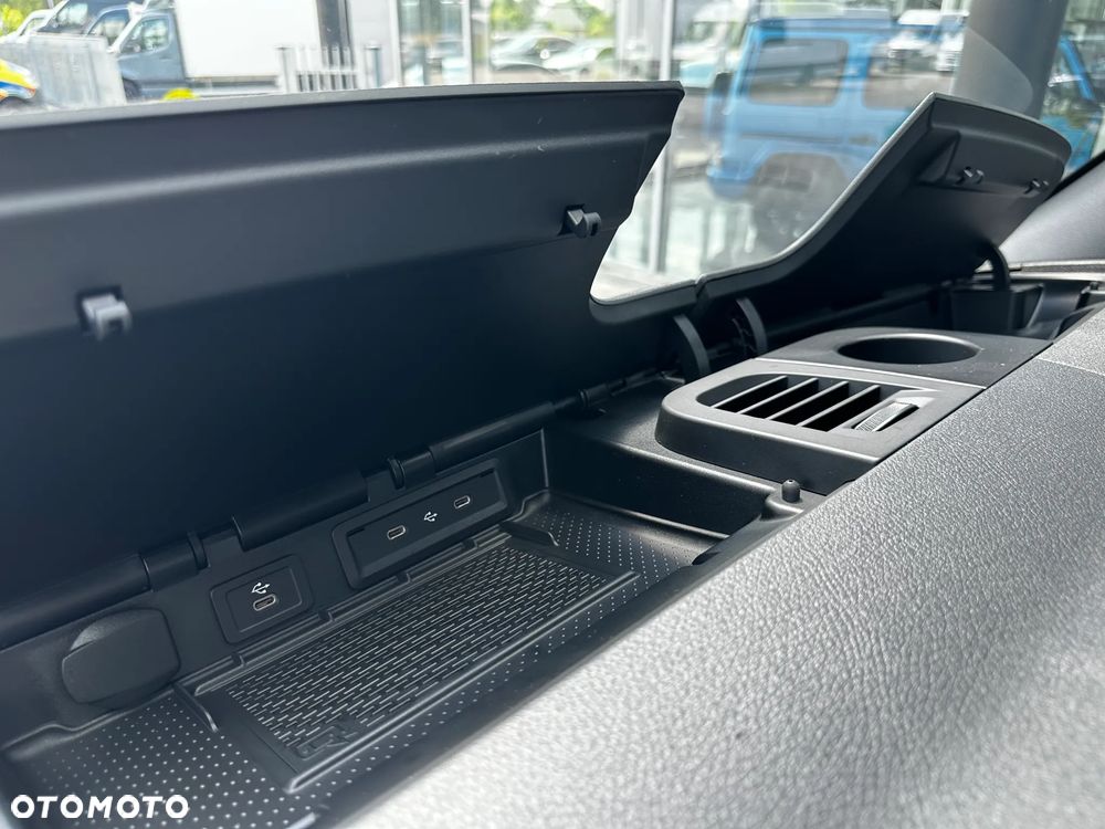 Mercedes-Benz Sprinter - 25