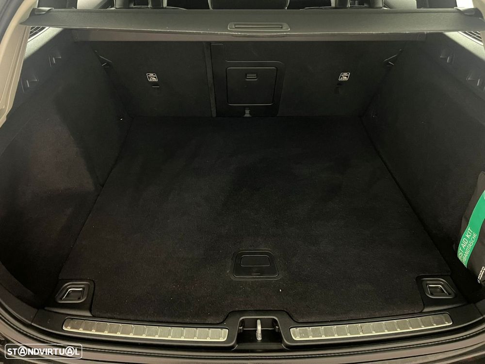 Volvo V60 2.0 B4 Momentum Core Geartronic - 28