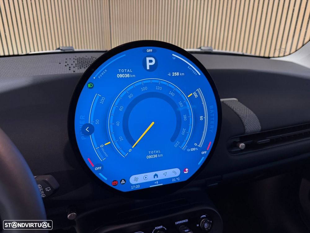 MINI 3 Portas Cooper SE Essential - 14