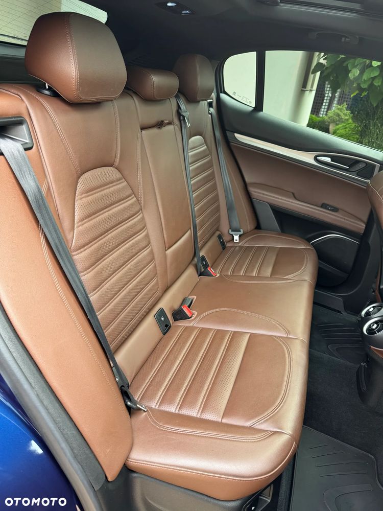 Alfa Romeo Stelvio 2.0 Turbo Veloce Q4 - 17