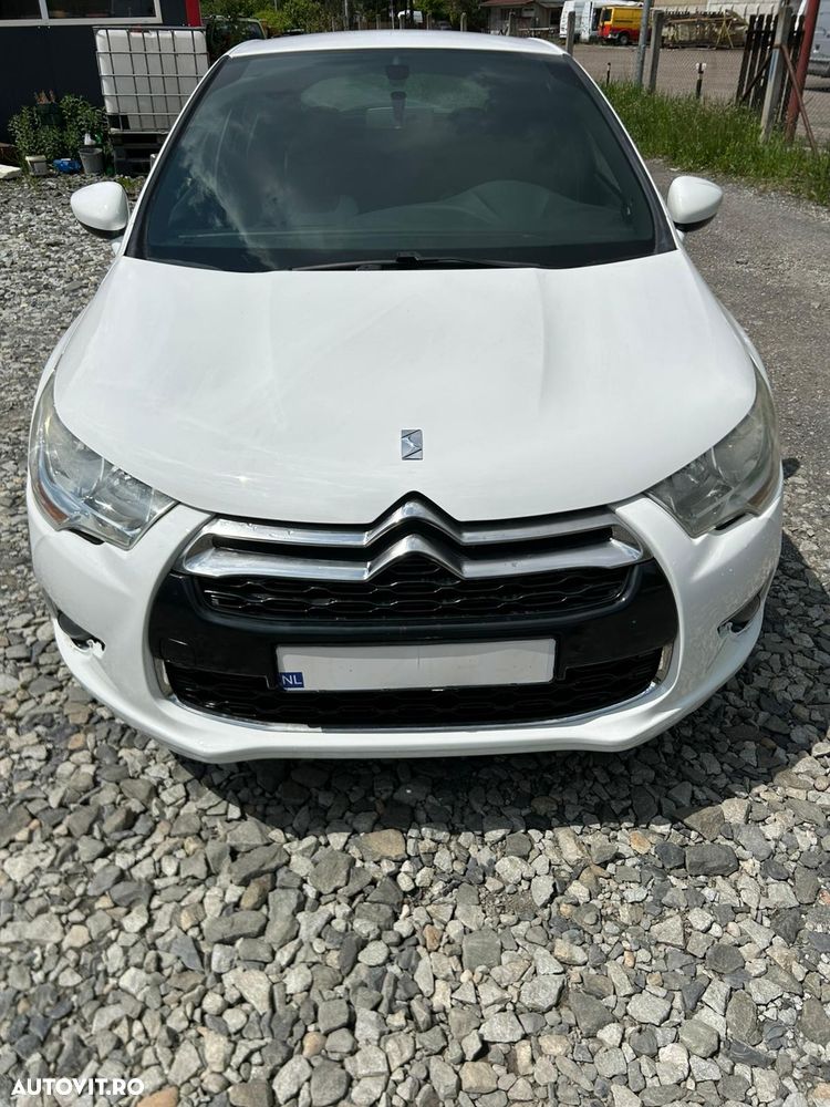 Citroën DS4 e-HDi 115 ETG6 SoChic - 17