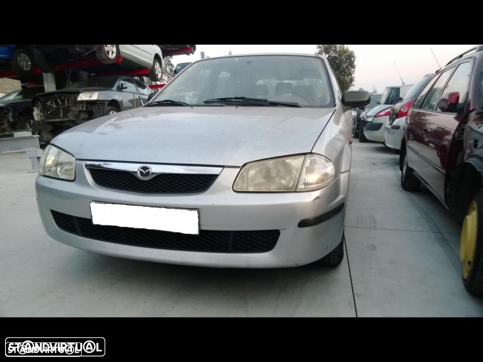 Traseira/Frente/Interior Mazda 323 F 2001 - 1