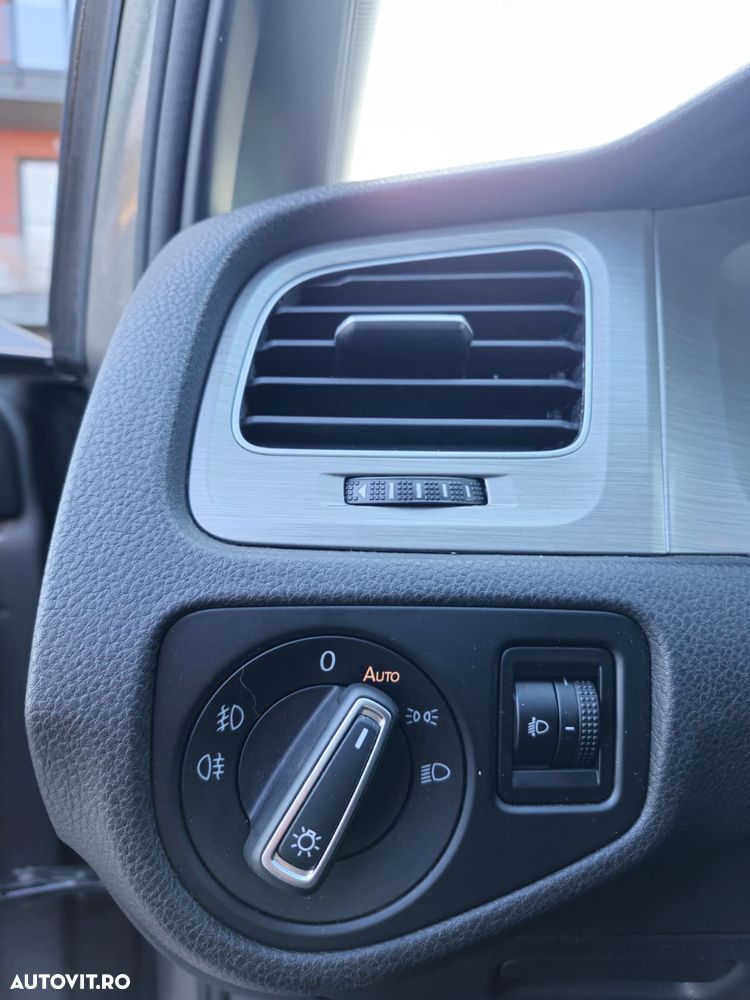 Volkswagen Golf 1.6 TDI BlueMotion Comfortline - 11