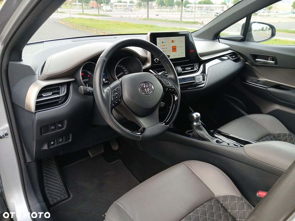 Toyota C-HR 2.0 Hybrid Executive - 17