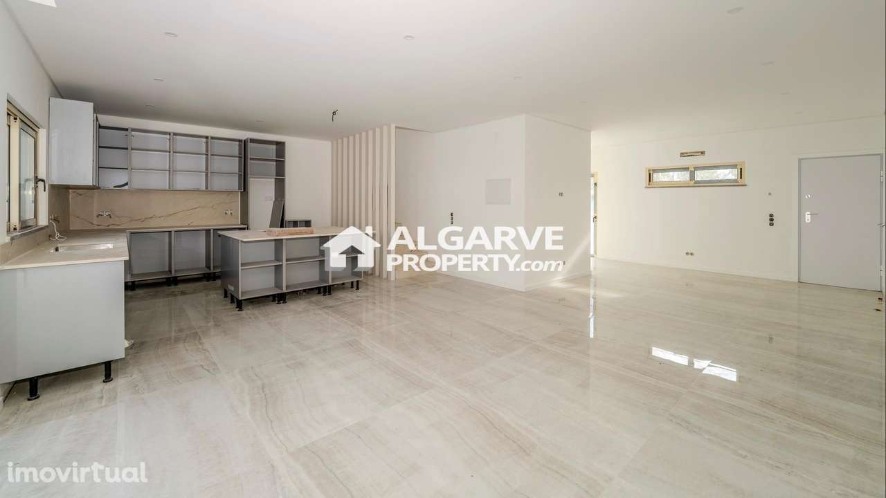 Moradia T3 a estrear no centro de Moncarapacho e perto de Olhão - Grande imagem: 2/19