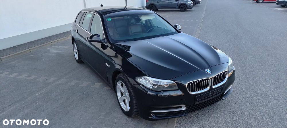 BMW Seria 5 525d Luxury Line - 3