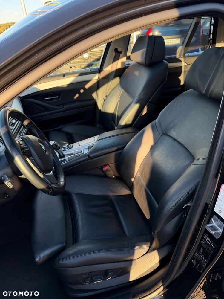 BMW Seria 5 520d - 32