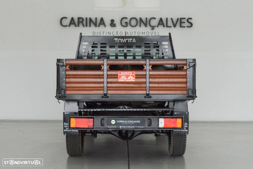 Toyota Hilux 2.4 D-4D 4X4 Cabine Simples 2L - 11