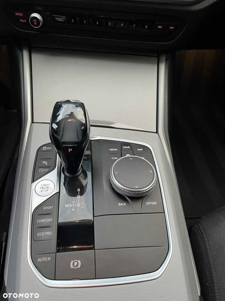 BMW Seria 3 320i Advantage - 27