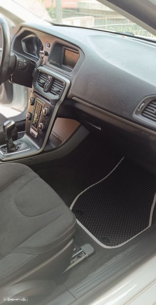 Volvo V40 2.0 D2 Kinetic - 5