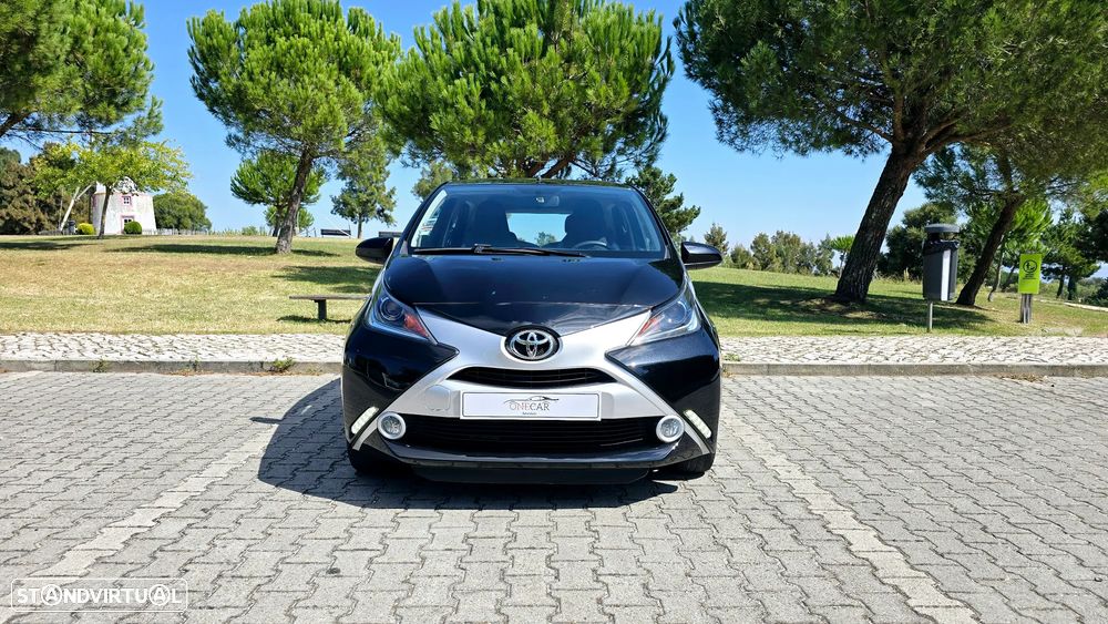 Toyota Aygo 1.0 X-Clusiv - 2