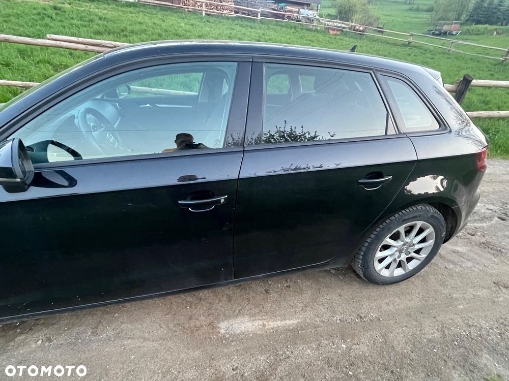 Audi A3 Sportback 1.6 TDI DPF Ambition - 4