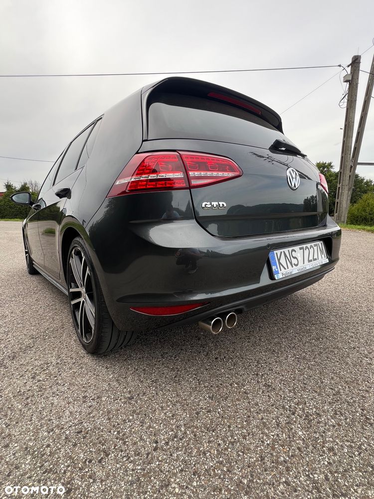 Volkswagen Golf - 5