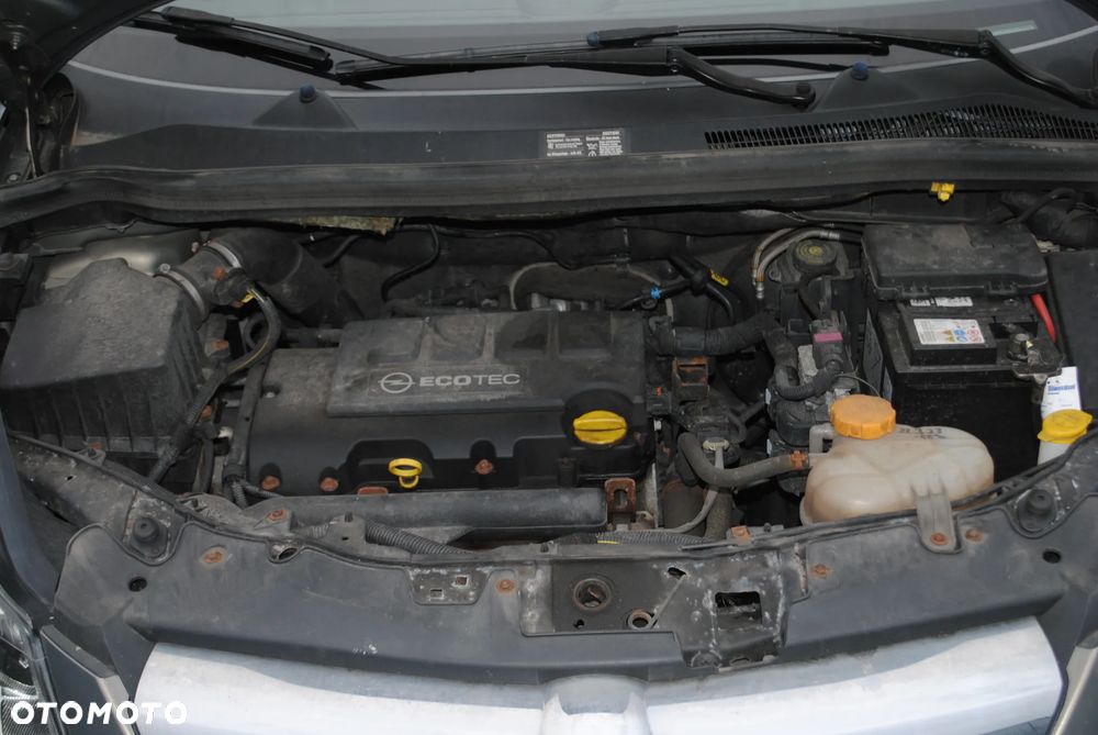 Opel Corsa 1.4 16V Satellite - 8
