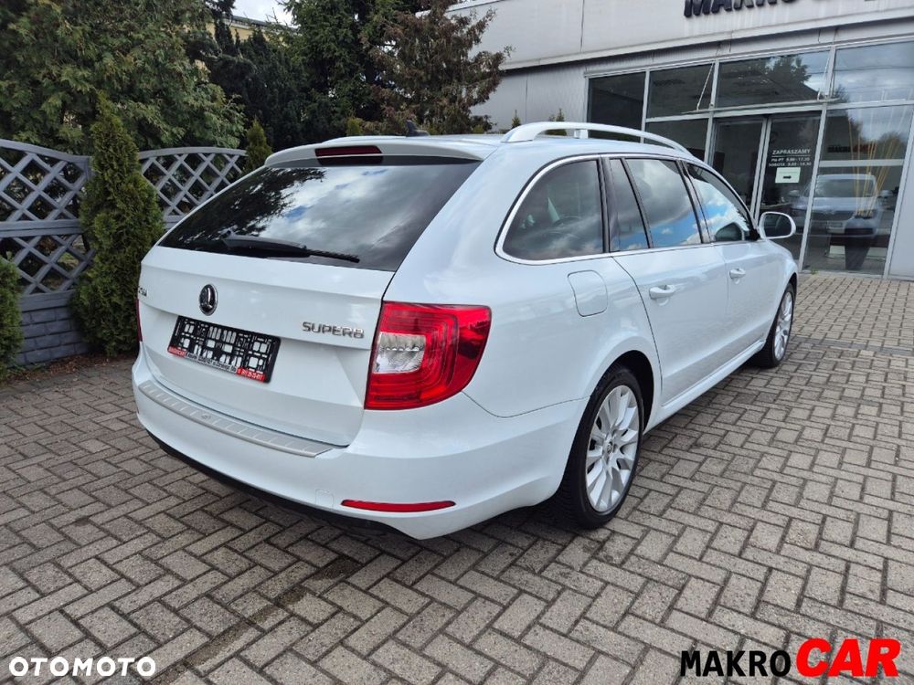 Skoda Superb 2.0 TDI DSG Ambition - 3