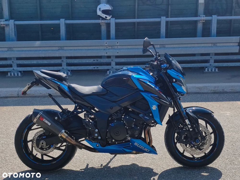 Suzuki GSX - 15