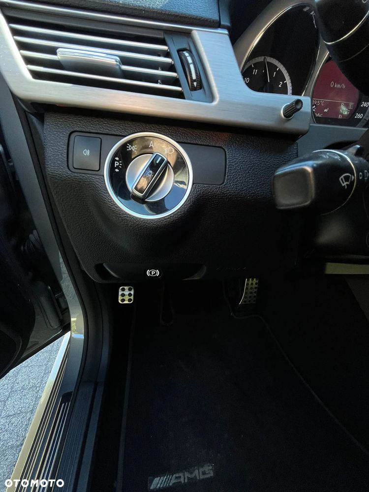 Mercedes-Benz Klasa E 350 CDI 4-Matic BlueEff Avantgarde - 31