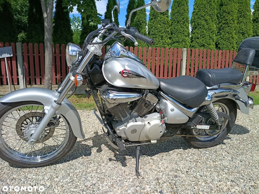 Suzuki Intruder - 28