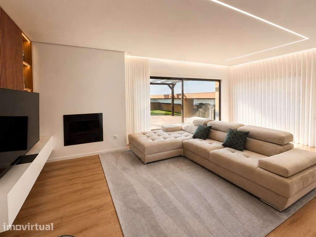 Penthouse T3 Totalmente Renovada na Póvoa de Varzim - Grande imagem: 5/48