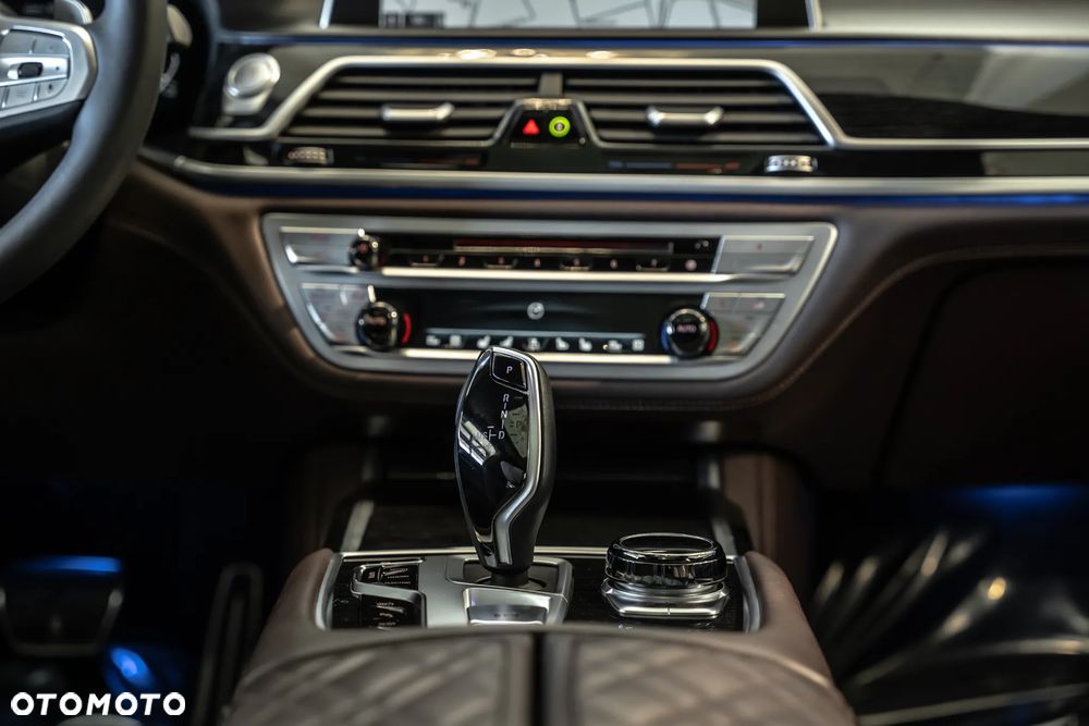 BMW Seria 7 745Le xDrive - 27