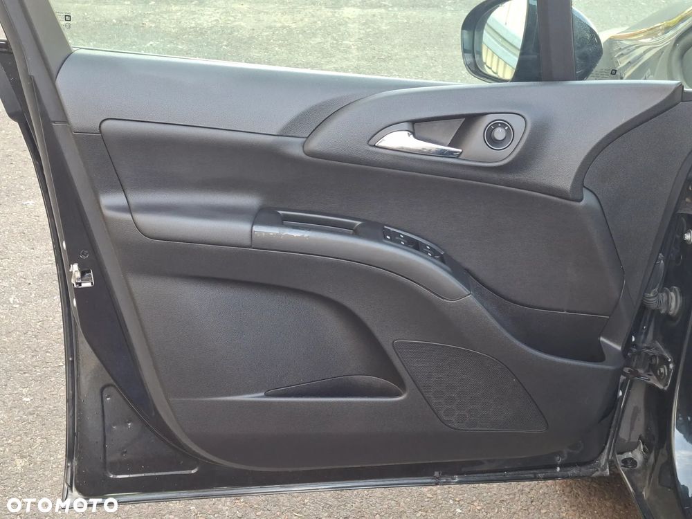 Opel Meriva 1.4 T Cosmo - 17