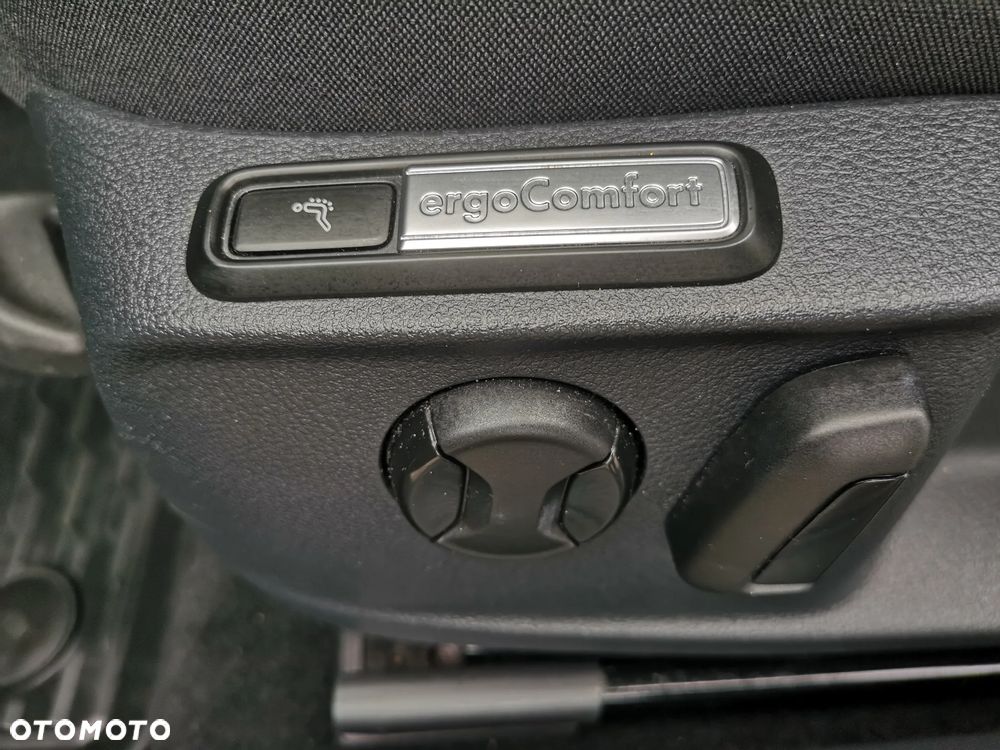 Volkswagen Passat 2.0 TDI Business DSG - 22