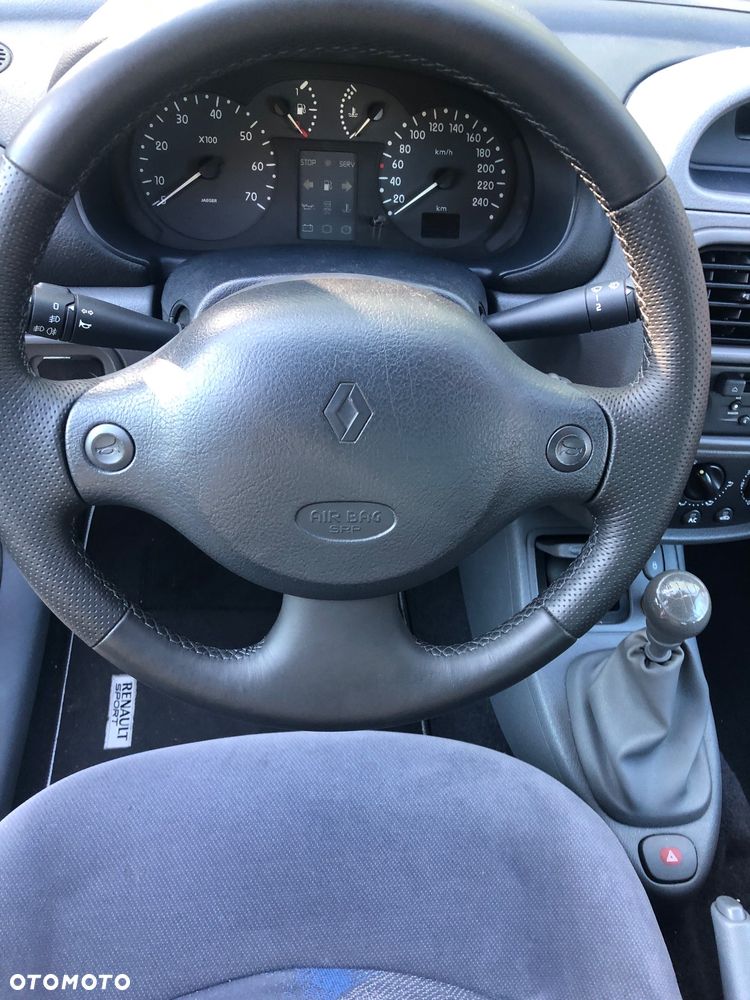 Renault Clio 1.4i RT - 8