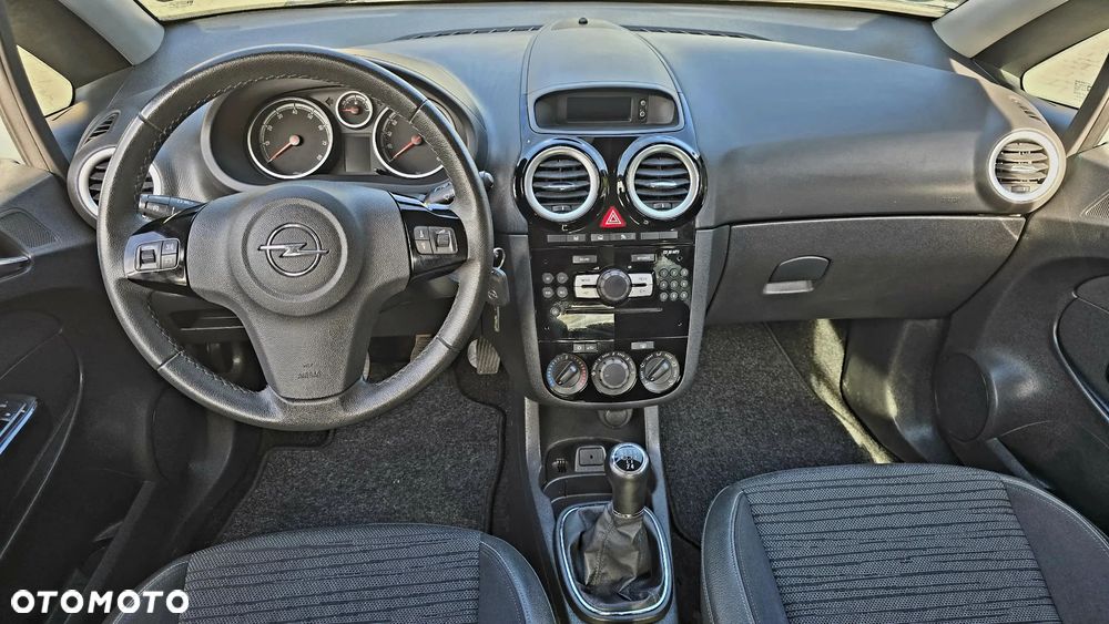 Opel Corsa 1.4 16V Innovation - 10