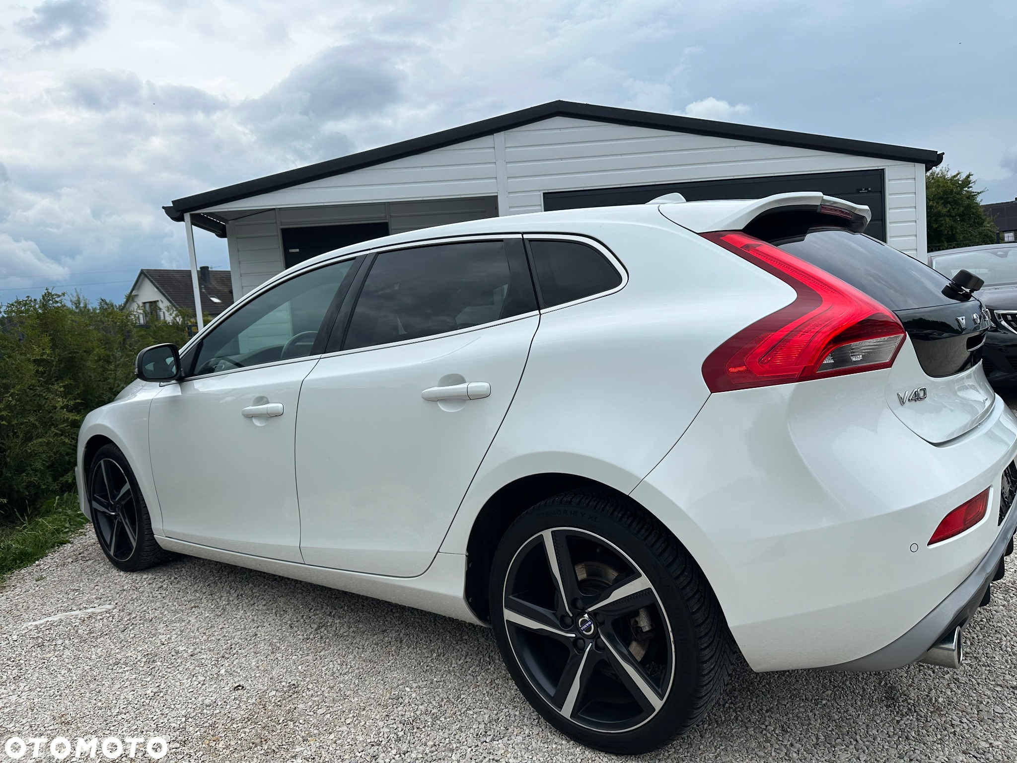 Volvo V40 D3 Drive-E R-Design Momentum - 10