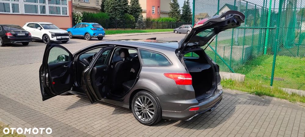 Ford Focus 2.0 TDCi ST-Line Black ASS PowerShift - 17