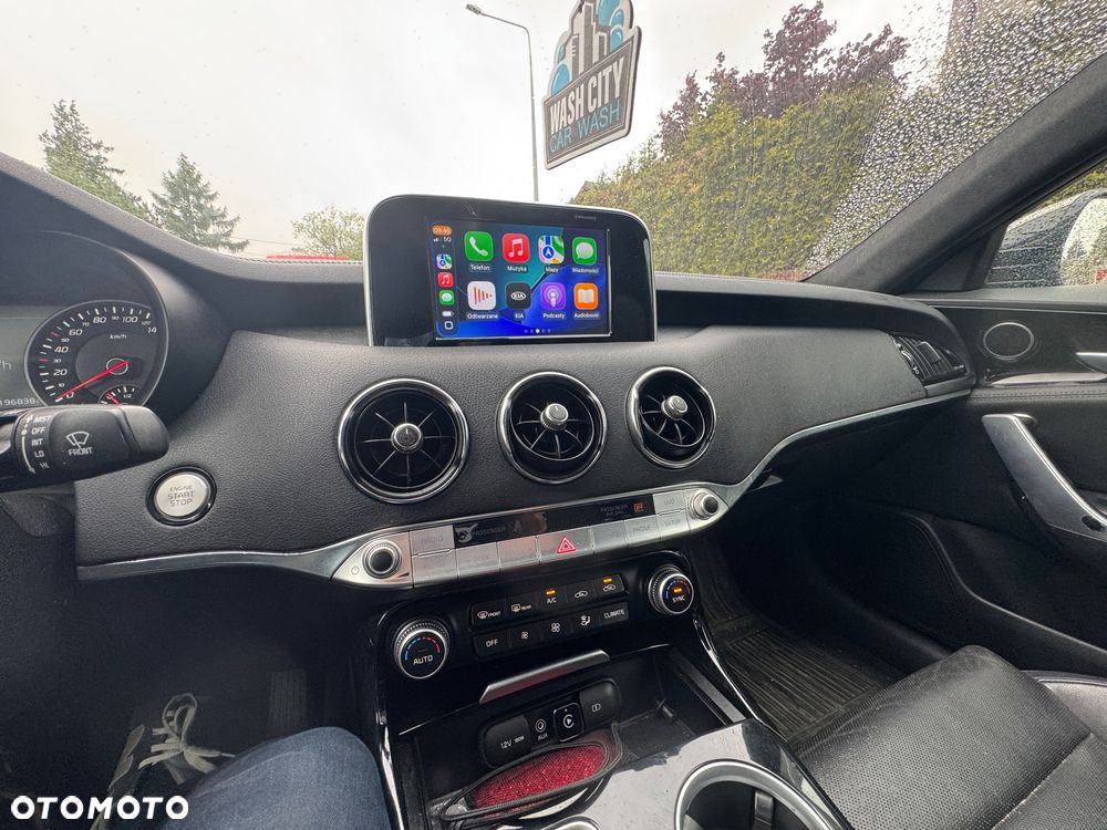 Kia Stinger - 11