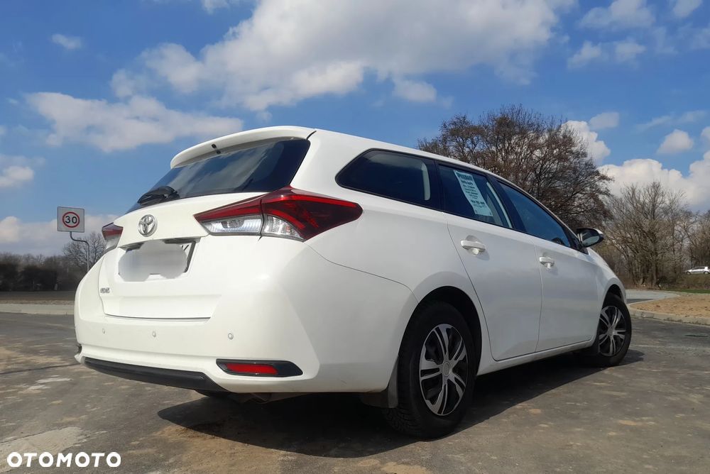 Toyota Auris 1.6 Active - 9