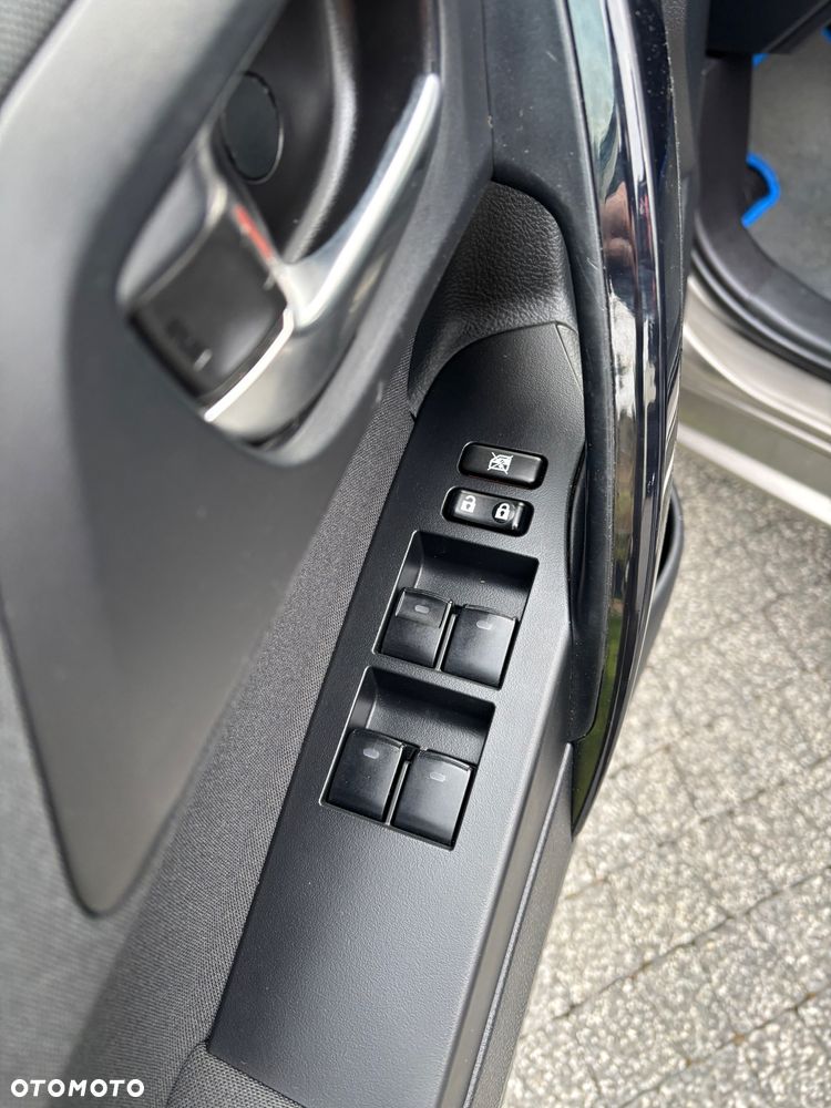 Toyota Auris 1.8 HSD Prestige NAVI - 21