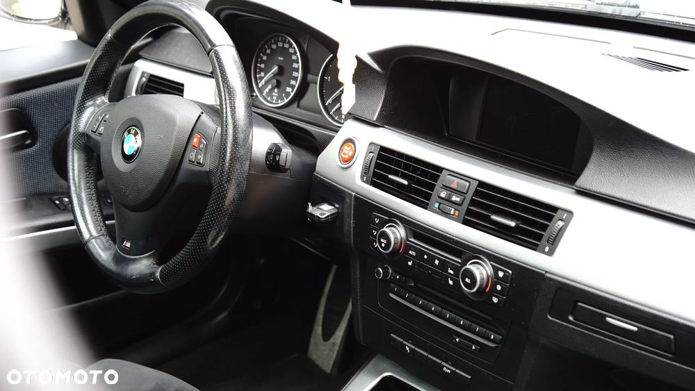BMW Seria 3 318d DPF Edition Sport - 18
