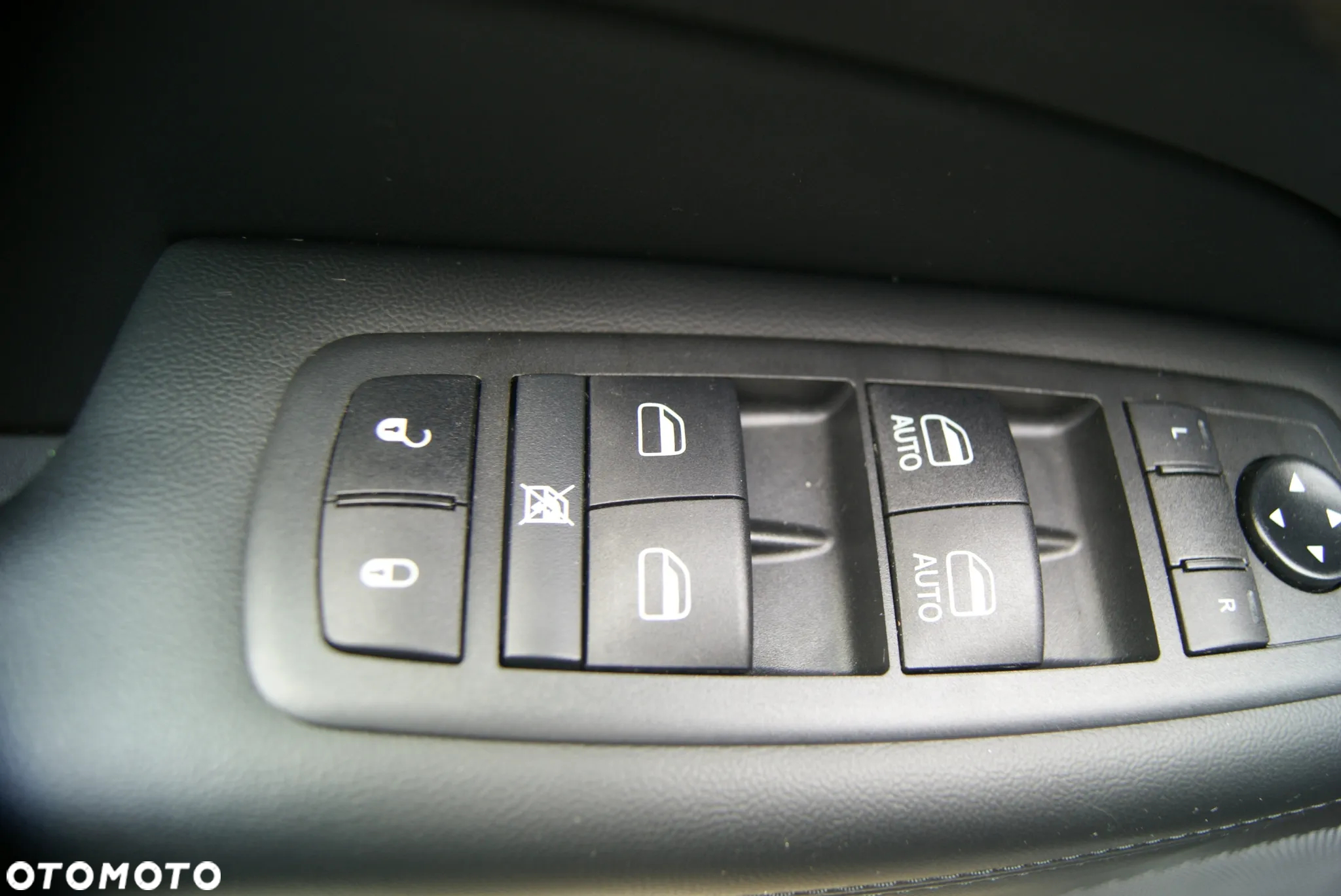 Jeep Grand Cherokee - 19