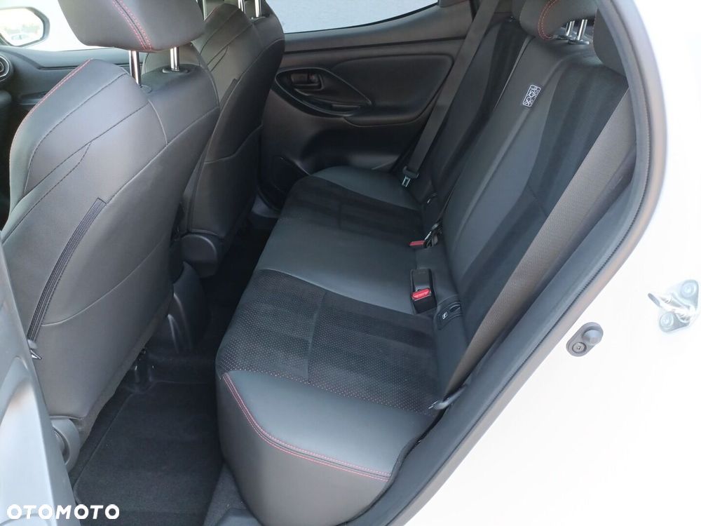 Toyota Yaris 1.5 GR Sport - 11